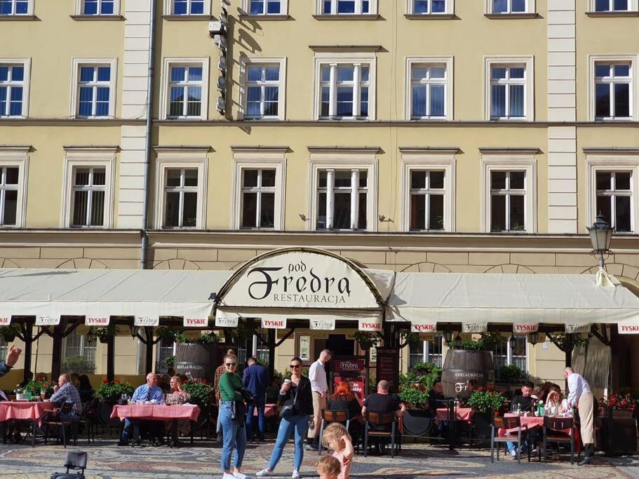 Rynek Pod Fredra Apartment Wroclaw Luaran gambar